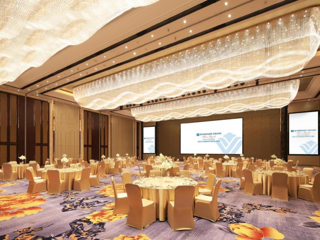Wyndham Grand Plaza Royale Huayu Chongqing Hotel Ngoại thất bức ảnh