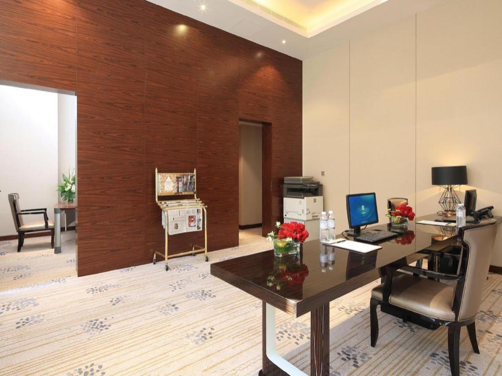 Wyndham Grand Plaza Royale Huayu Chongqing Hotel Ngoại thất bức ảnh